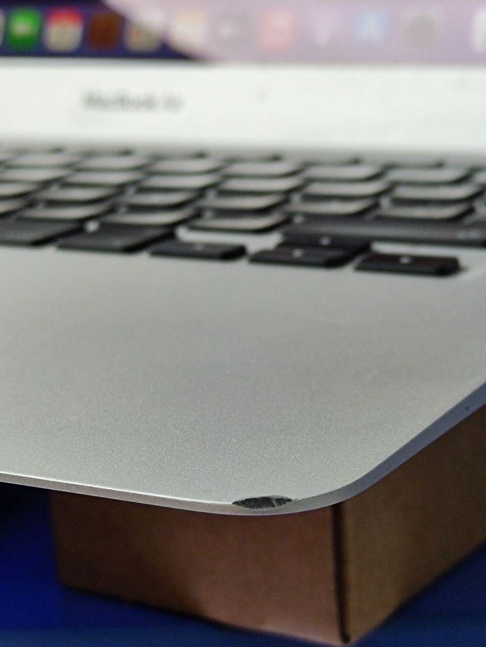MacBook Air A1466 i7 1.7GHz, 8GB RAM, аккумулятор новый