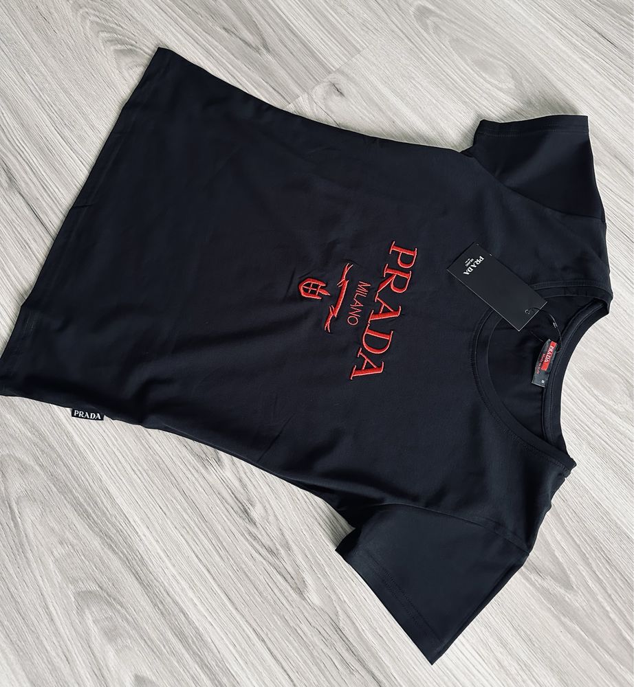 T-shirt damski czarny PRADA MILANO rozmiar S