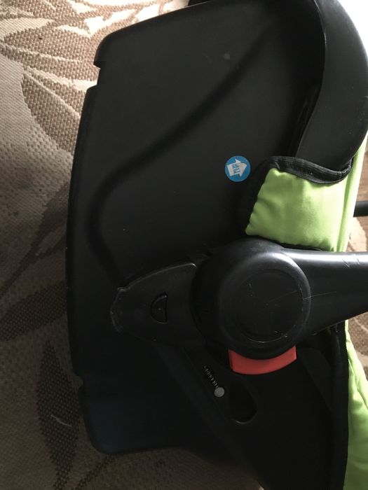 Karwala fotelik samochodowy niemowlecy