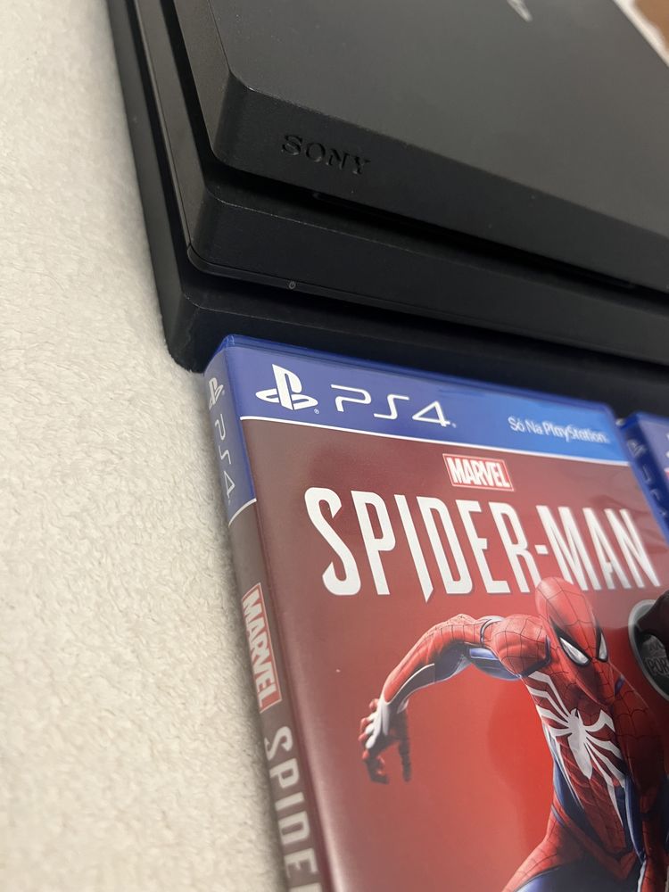Ps4 pro 1Tb com comado original e