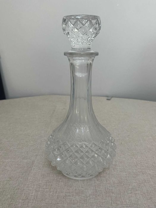 Garrafa de Vidro Lapidado com Rolha + 3 Copos – Conjunto Vintage