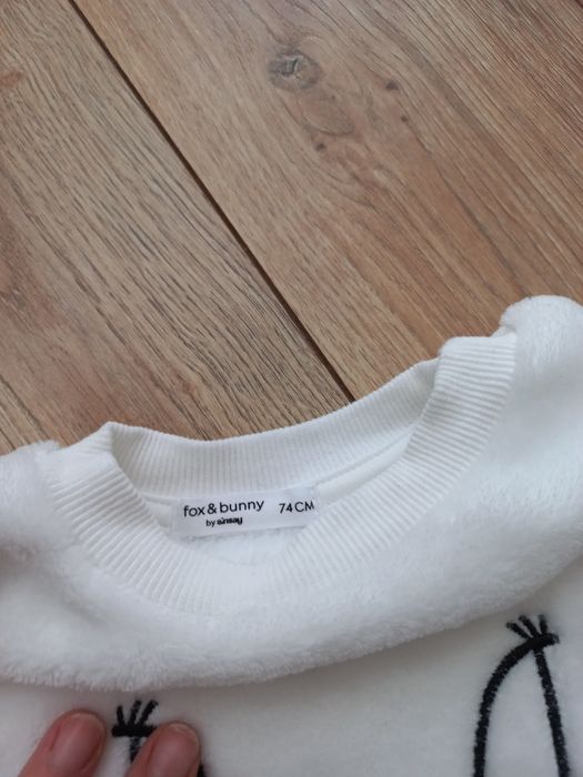 Ciepła bluza, sweterek  rozmiar 74