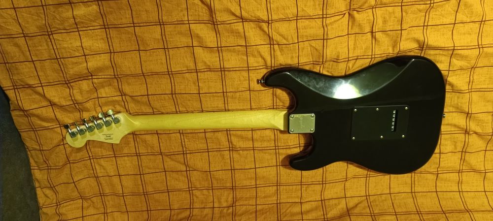 Fender squire Stratocaster hss mn black