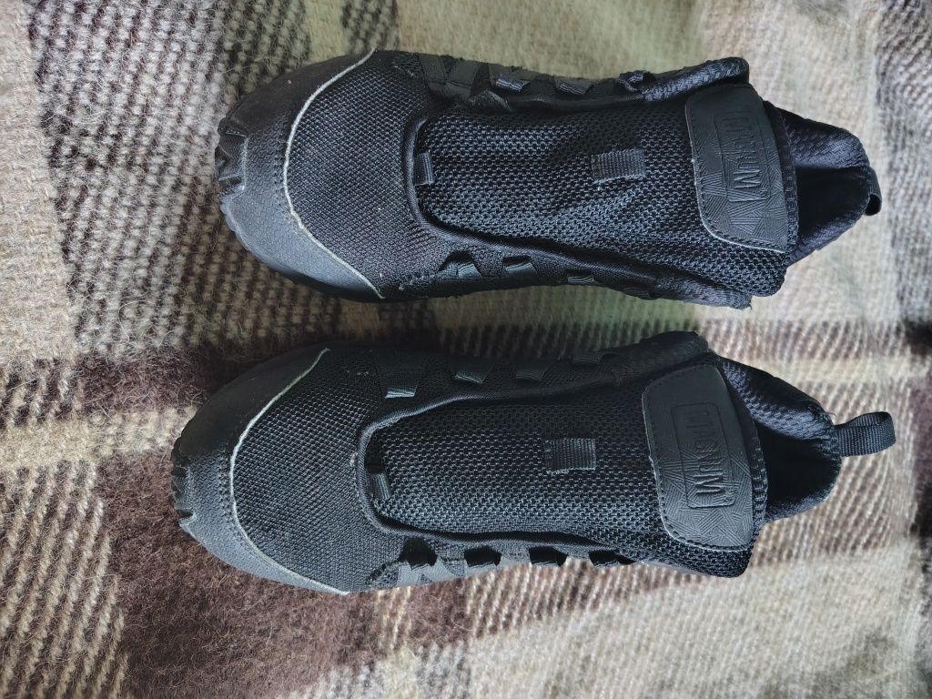 Magnum storm trail lite