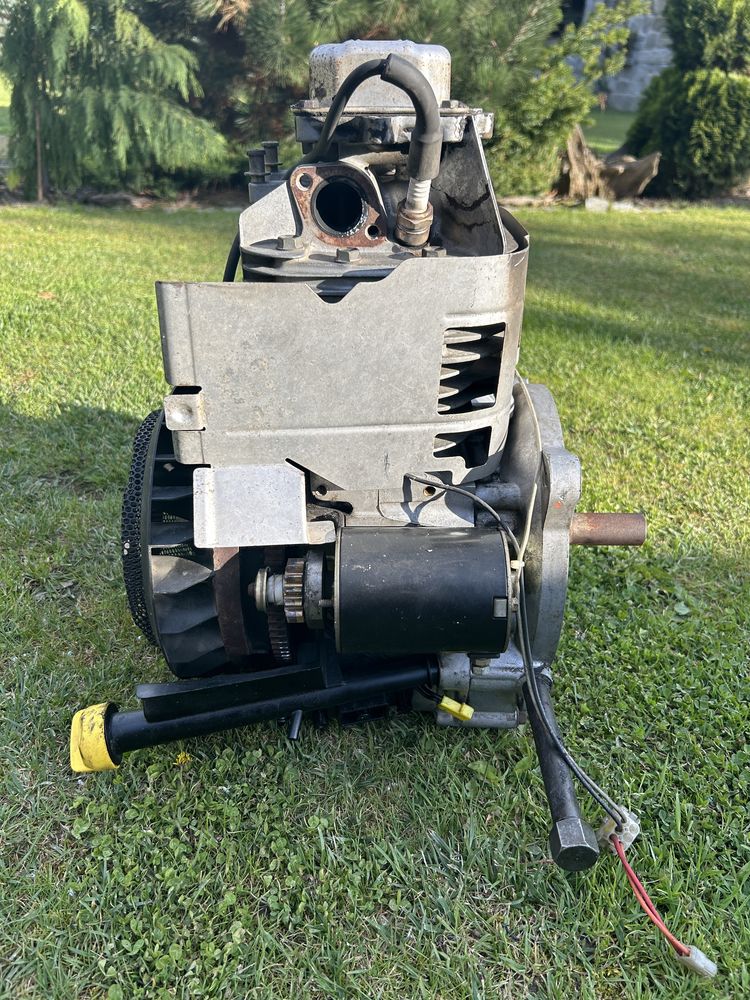 Silnik Briggs & Stratton 17,5 HP Intek - Uszkodzony