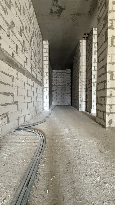 Продаж фасадного приміщення 168 м2 ЖК Ріел Сіті вул. Рудненська