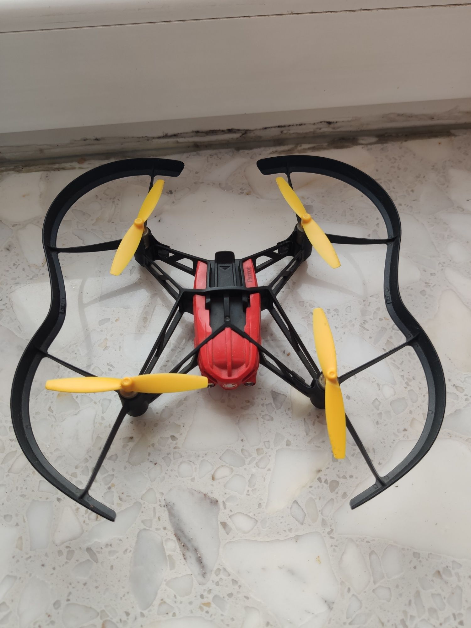 Dron Parrot Rolling Spider