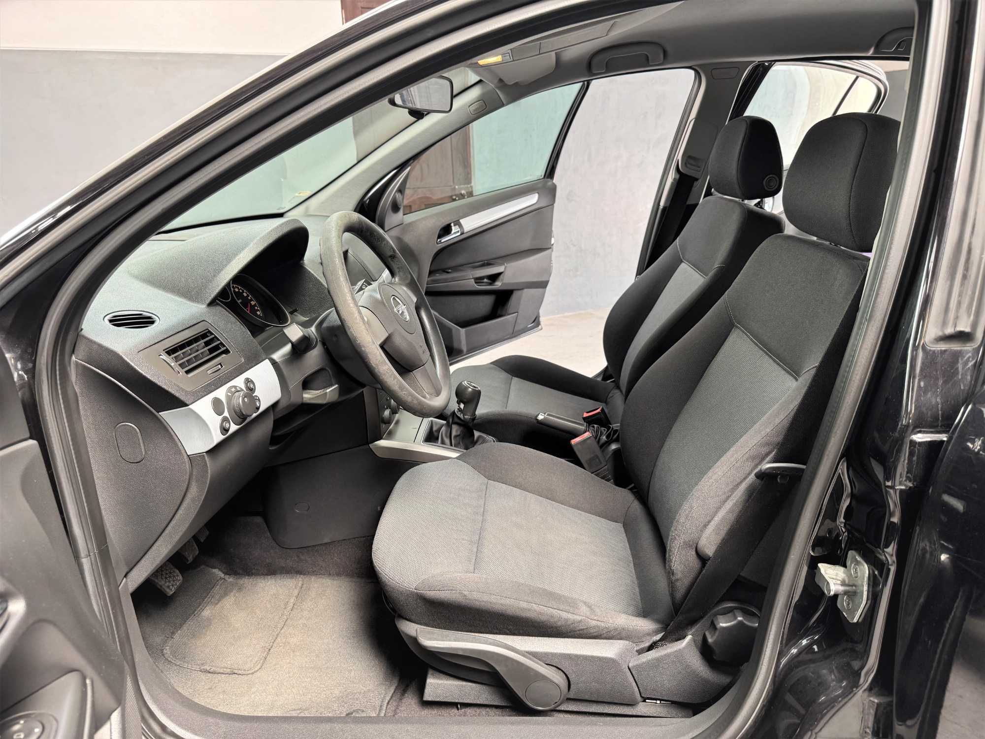 Opel Astra H 1.4 A/C Carro