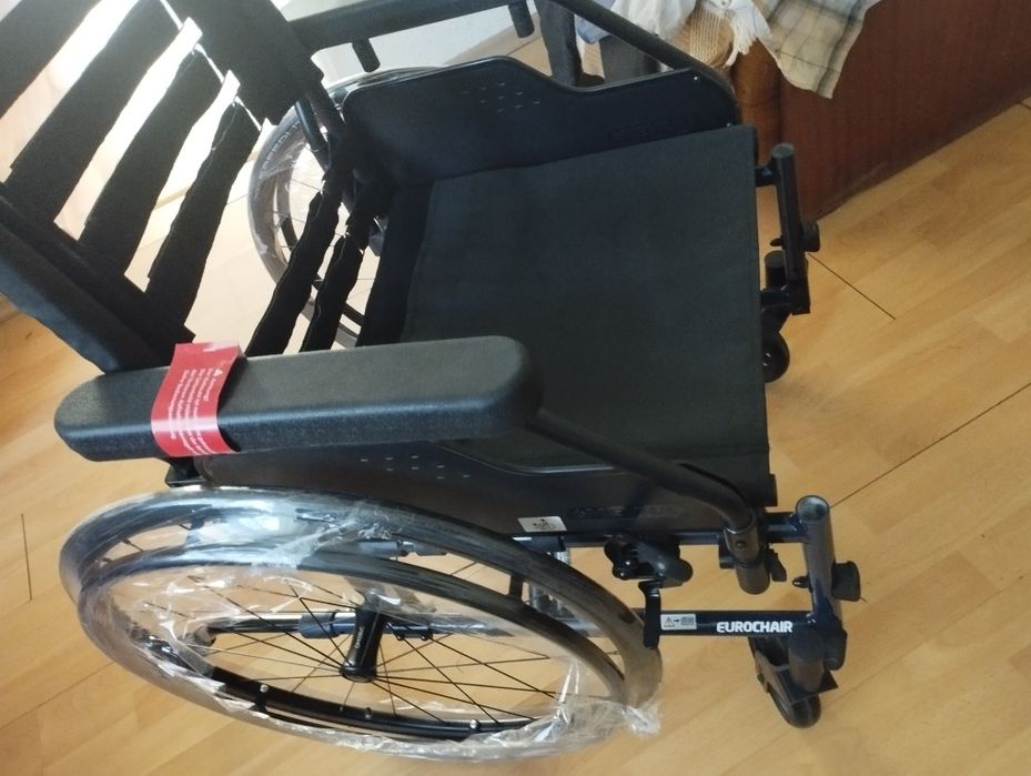 Sprzedam nowy wózek inwalidzki