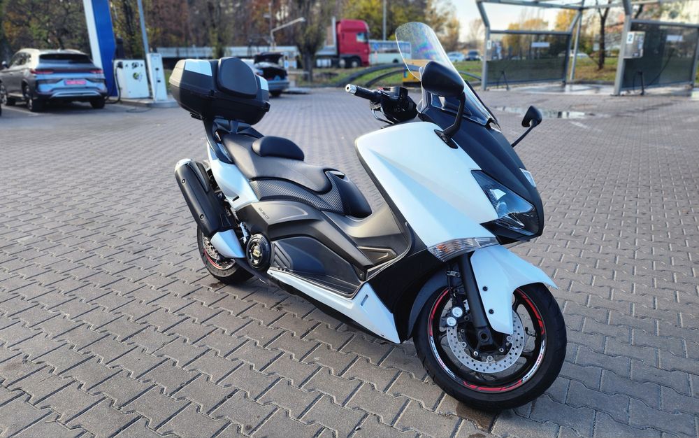 Yamaha T-max 530