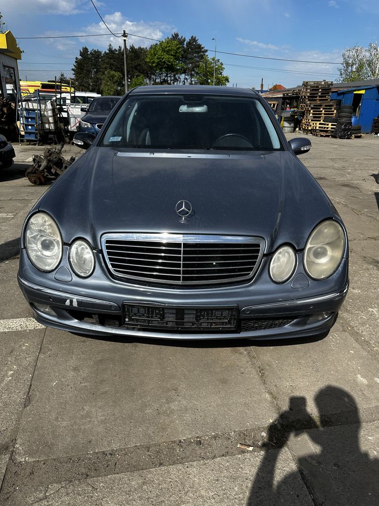 Zderzak Mercedes W211 Avantgarde C353 Xenon spryski PDC