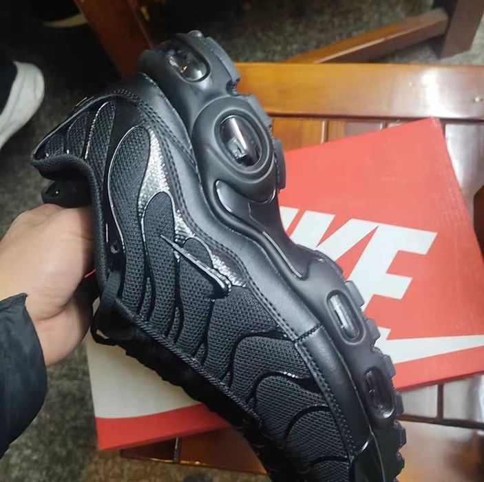 Buty Trampk Nike Air Max TN Plus Black R.37.5