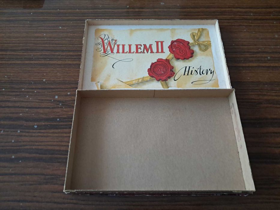 Puste pudelko po cygarach Willem II.