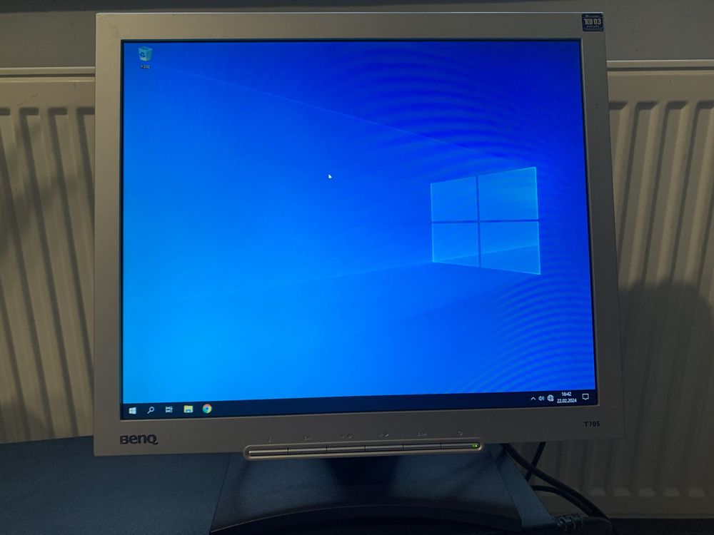 Monitor Benq Q7T4