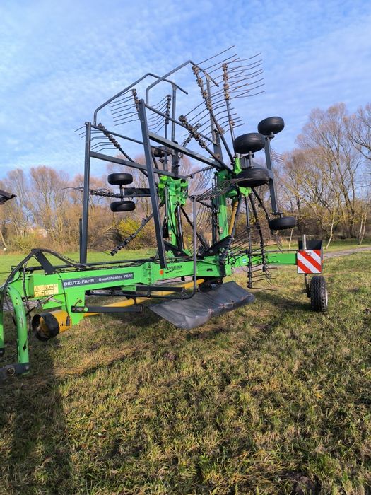 Zgrabiarka karuzelowa Deutz-Fahr swatmaster 7641