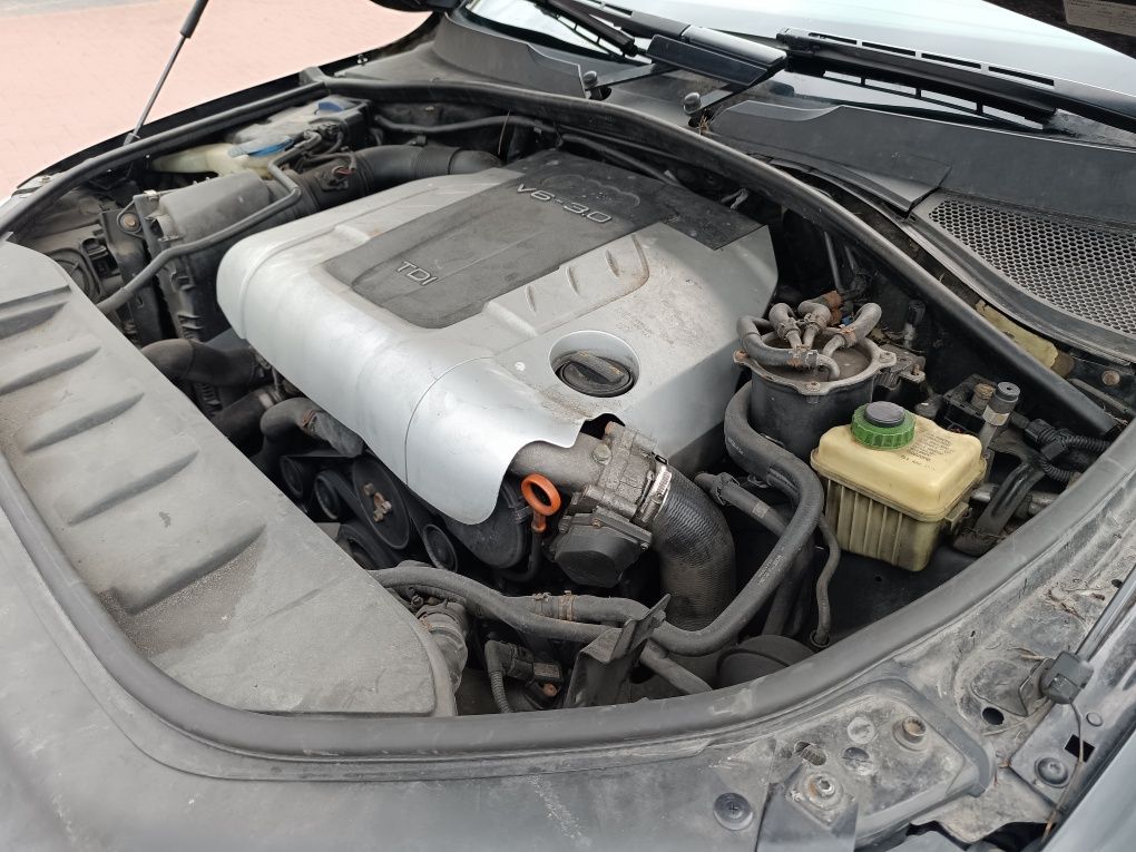 Свіжа Audi Q 7.    3.0TDI
