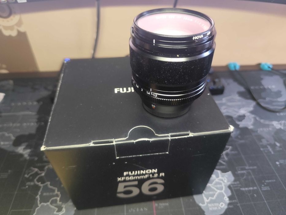 Fujinon XF 56mm F 1.2 R+JJC LH-JXF23+HOYA HD UV
