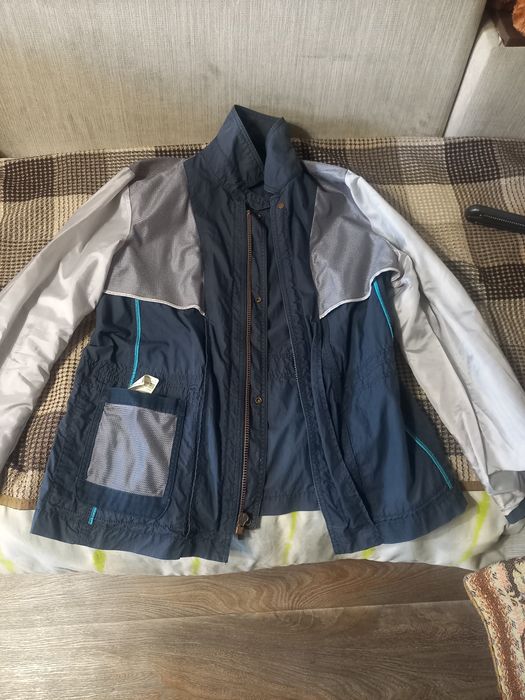 Продам ветровку  HUGO BOSS orange размер М
