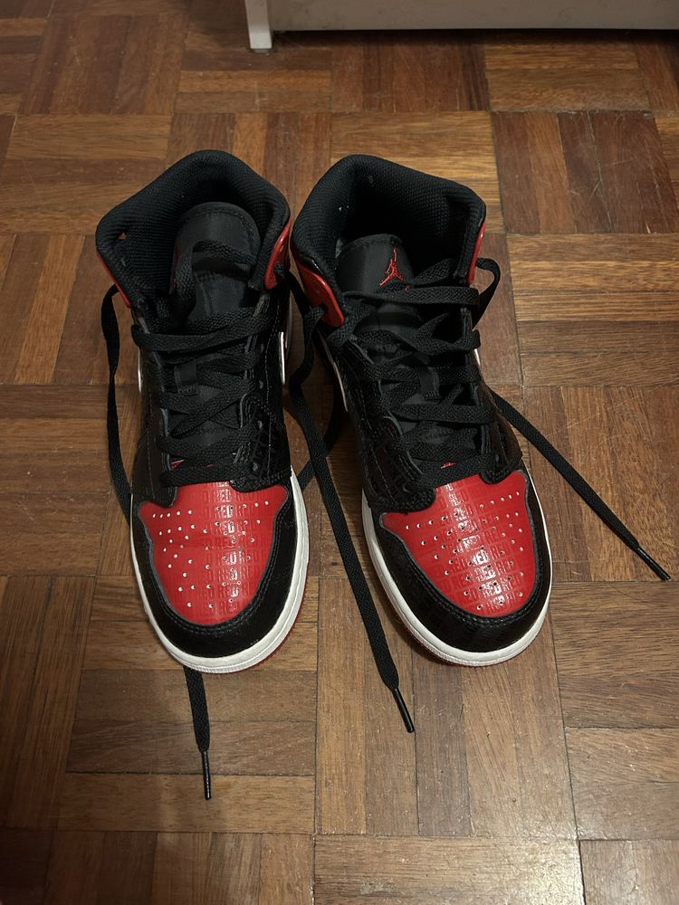 Nike Air Jordan Mid Bred