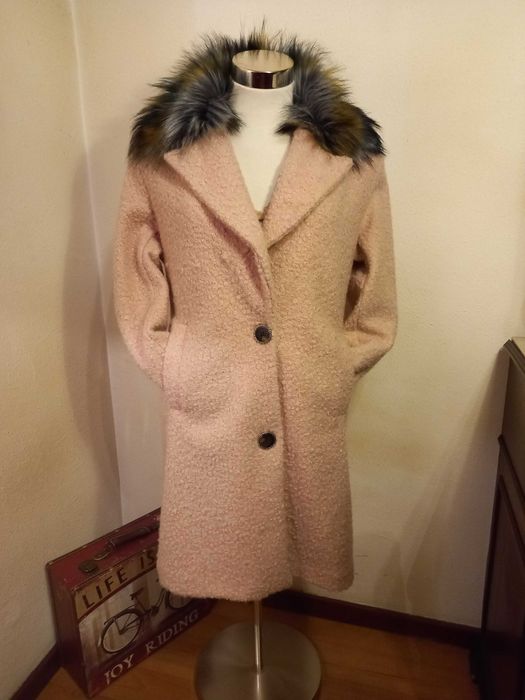 Casaco Rosa com gola de pêlo