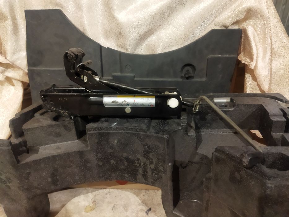 Органайзер домкрат WAG Volkswagen Skoda Audi Seat