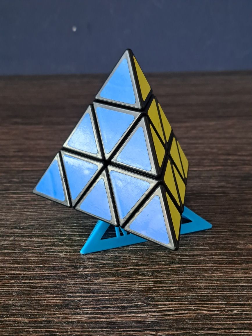 Kostka Rubika Pyraminx