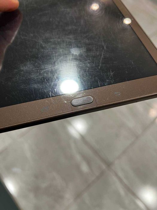 Планшет Samsung SM-T561