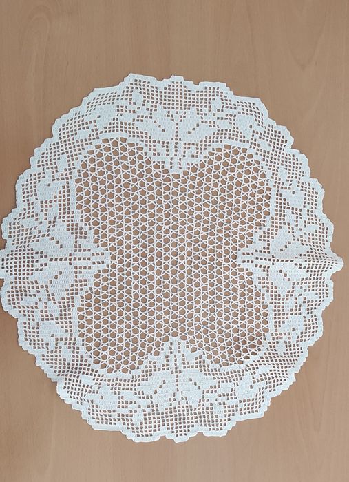 Naperom redondo feito à mão