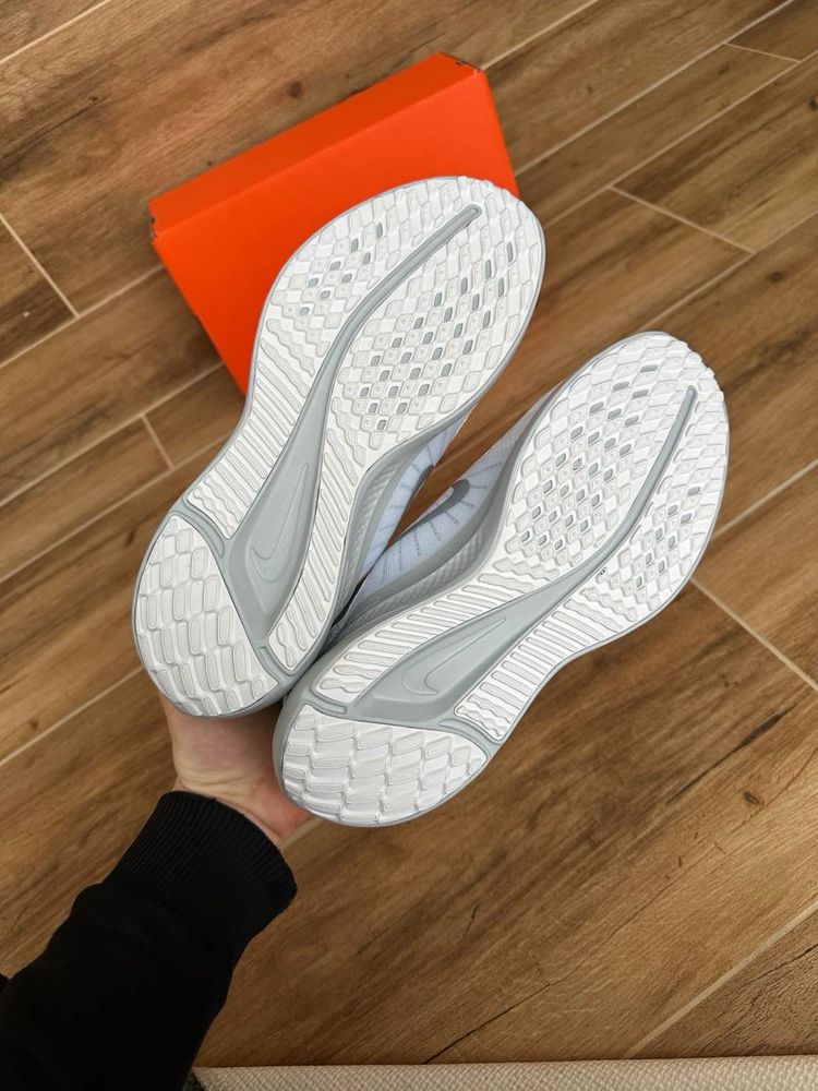 Кроссовки Nike Quest 5