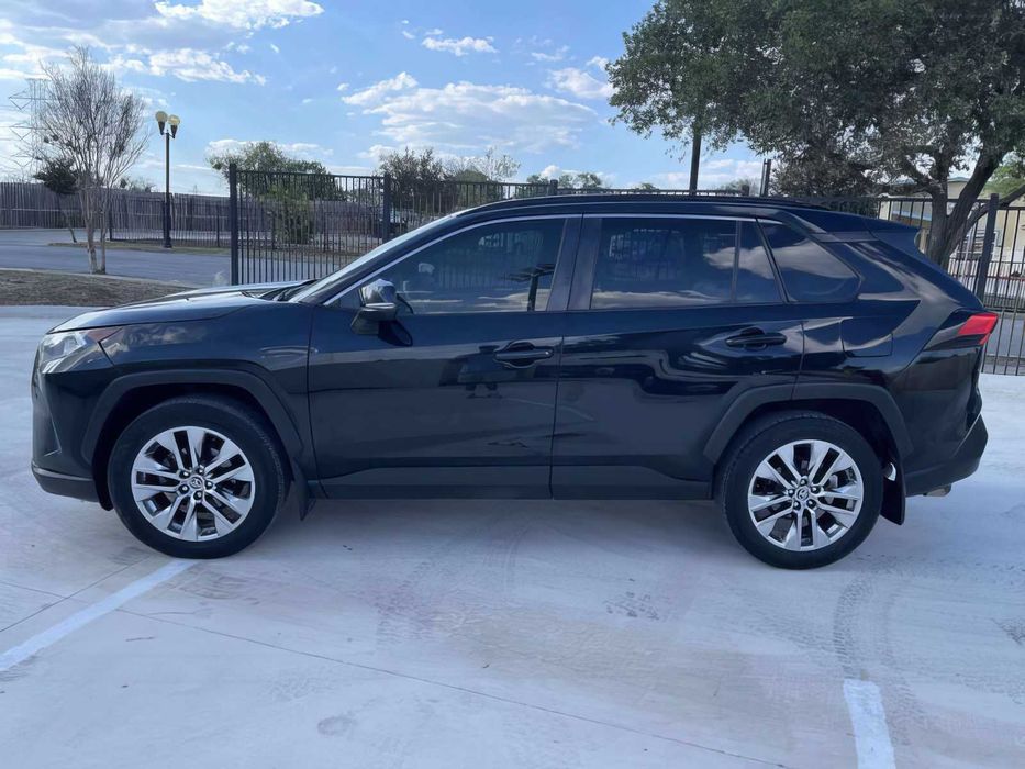 Toyota RAV4      2020