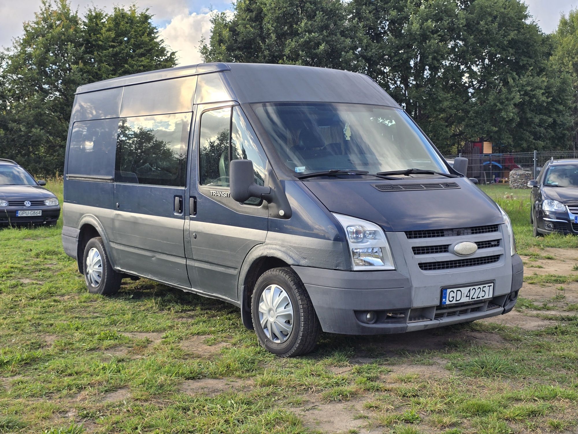 Ford Transit 2.2 diesel, 2006r, kamper, zarejestrowany na 6 osob.