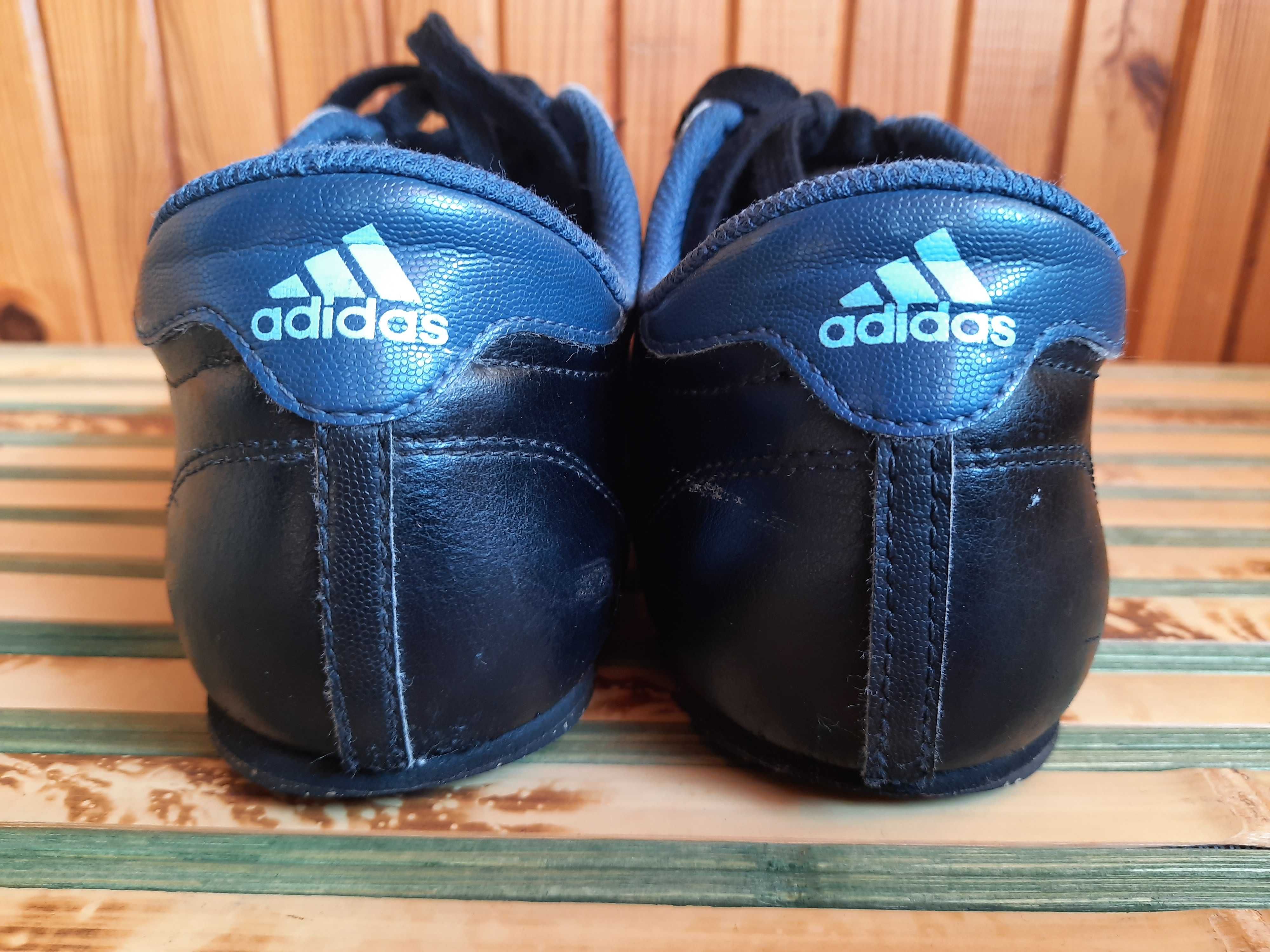 Кросівки adidas 39р. На ніжку 24-24,5 см.