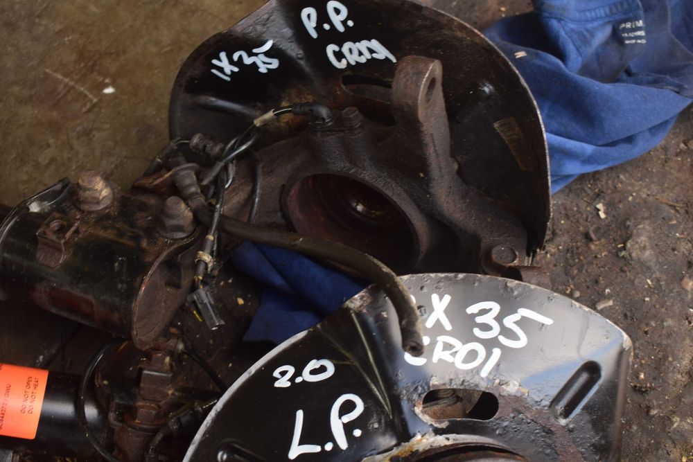 Zwrotnica mcperson lewa prawa przód ix35 Sportage 2.0 crdi 13r.4x4