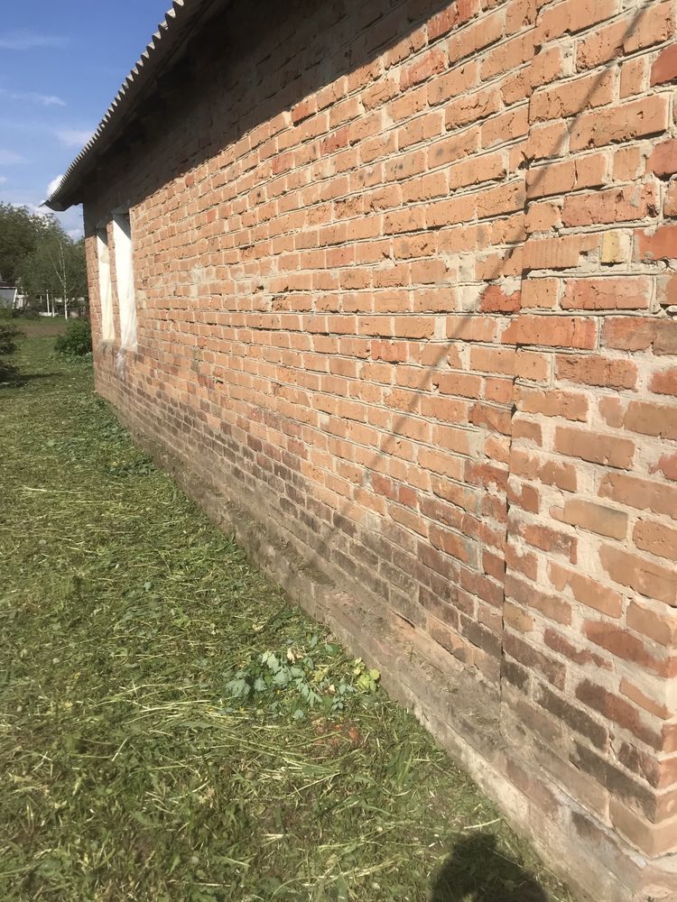 Продам будинок,сарай гараж.