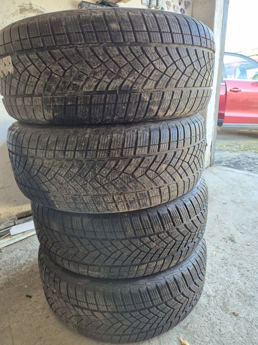 Komplet opon zimowych Goodyear  255/55/19 Dot 33 20,stan bieżnika 6,3