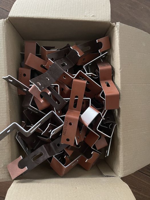 Zamki klamry gąsiora Creaton - 44 sztuki