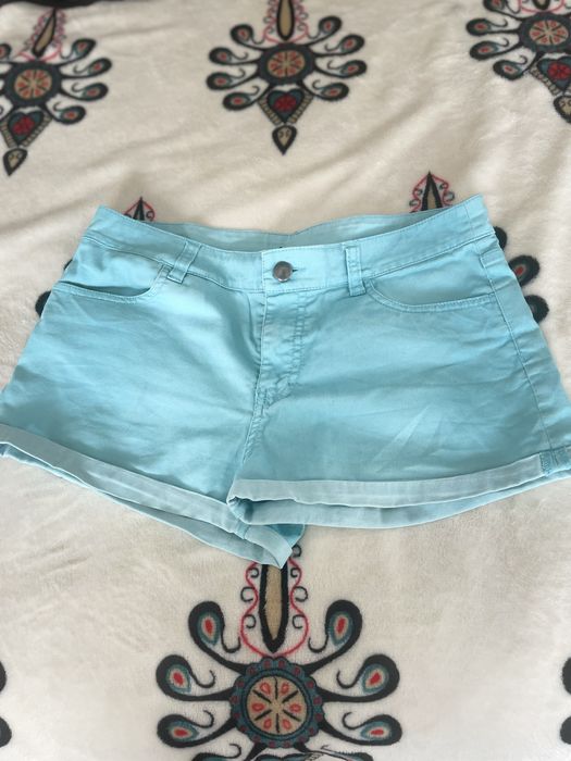 Błekitne szorty