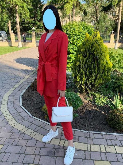 Костюм з брюками, розмір  S-М на худеньку дівчину.