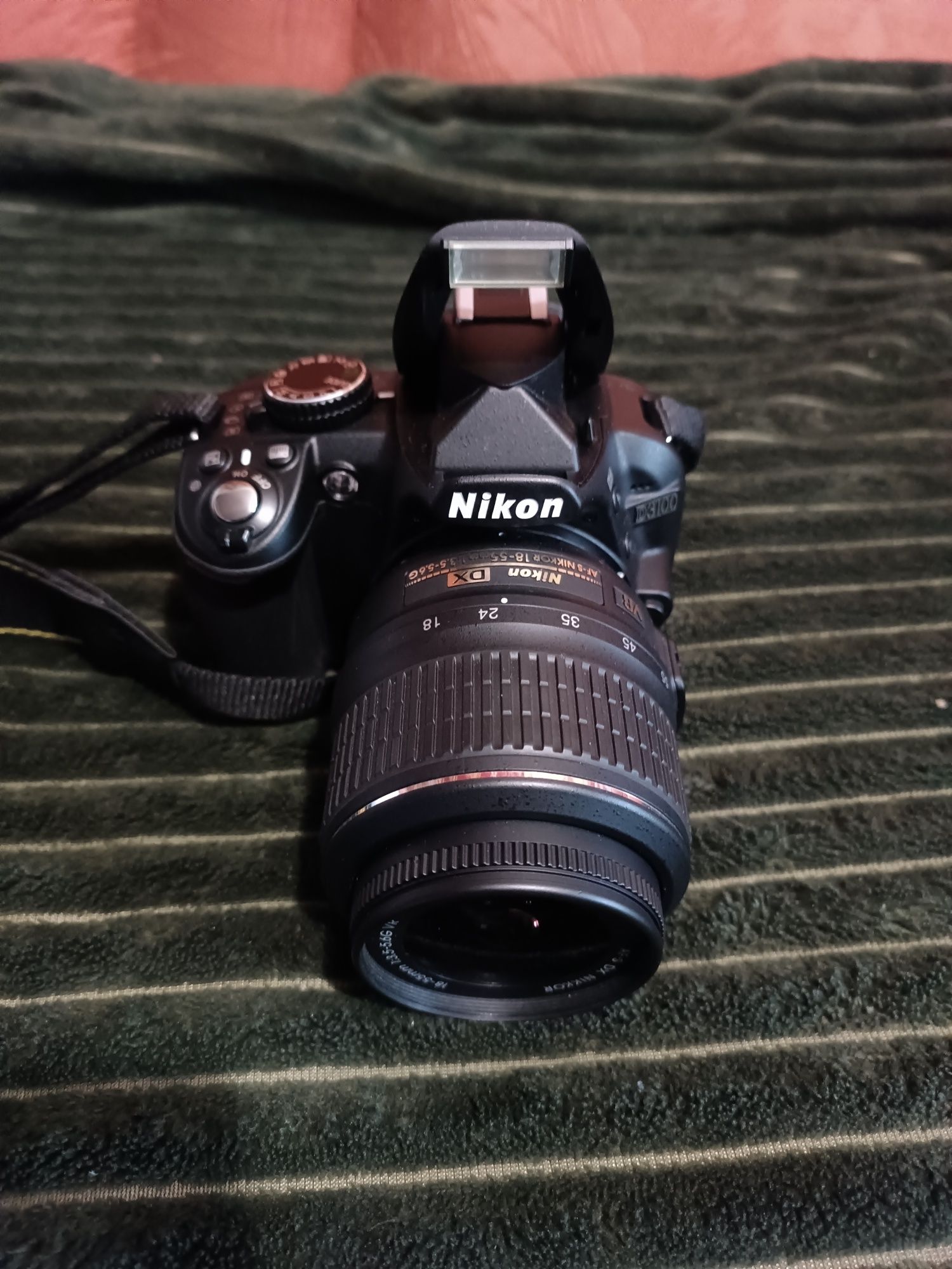 Фотоапарат Nikon  D3100 з сумкою для нього