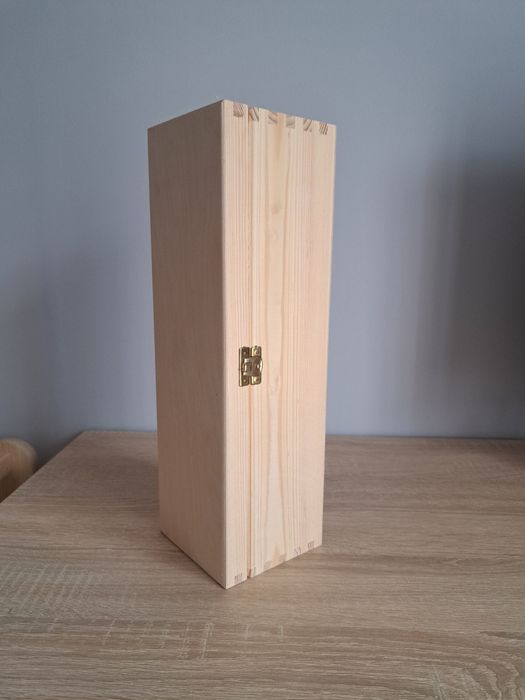 Skrzynka drewniana na butelkę wina