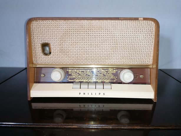 Rádio antigo reparado Philips philetta