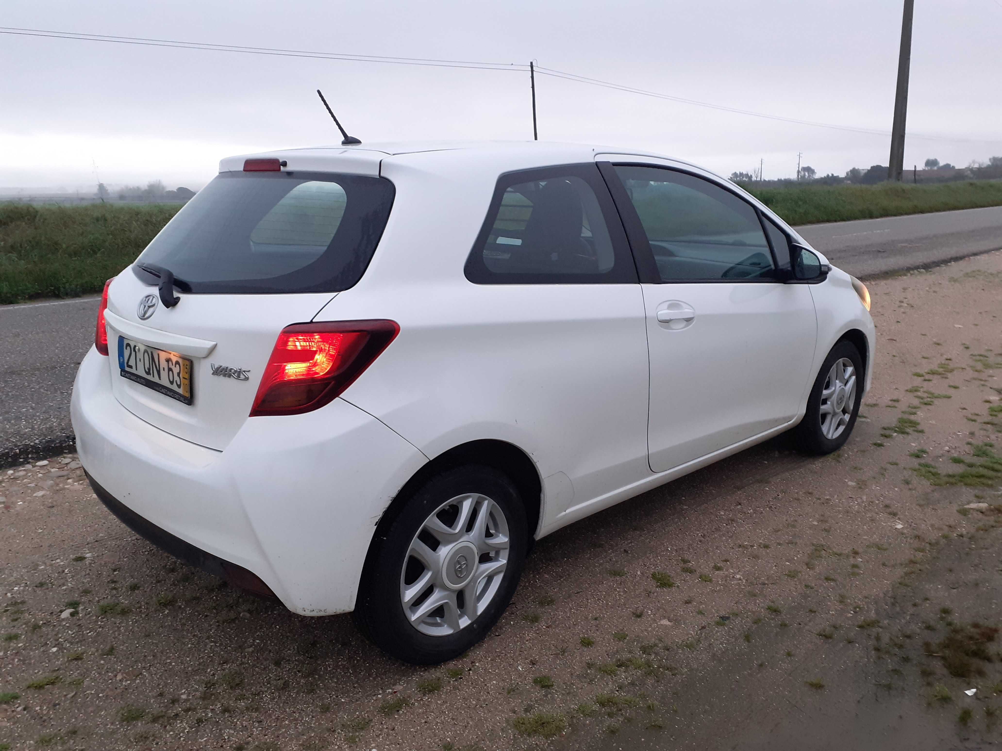 Toyota Yaris excelente estado