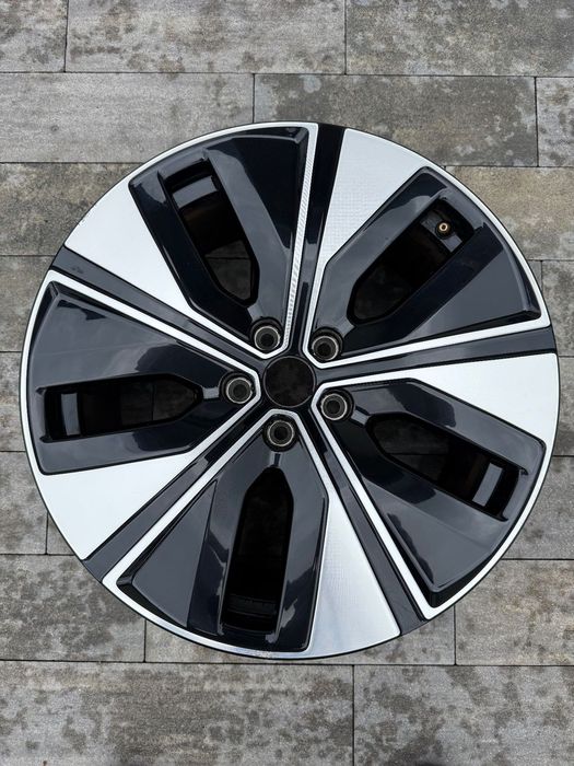 POLESTAR 2 20-&gt; felga aluminiowa tył 9x19&#039;&#039; et53 5x108 ORG