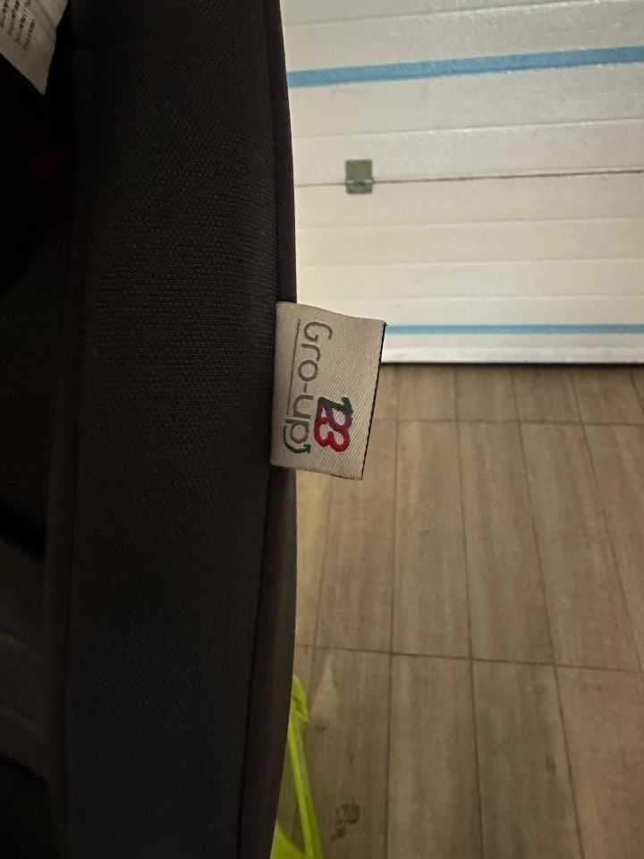 Cadeira Auto CHICCO Gro-Up Ombra (Grupo 1/2/3)