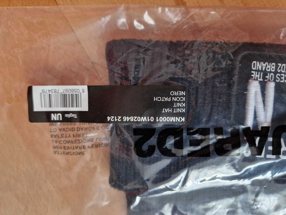 Dsq2 Dsquared2 czapka zimowa jesienna