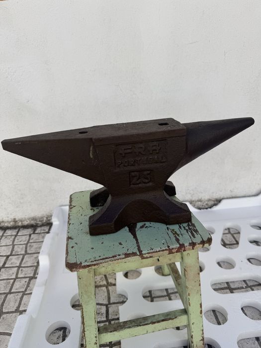 Bigorna como nova