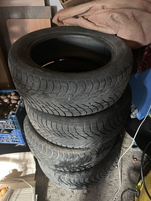 Зимова резина Nokian tyres 215/55/r17