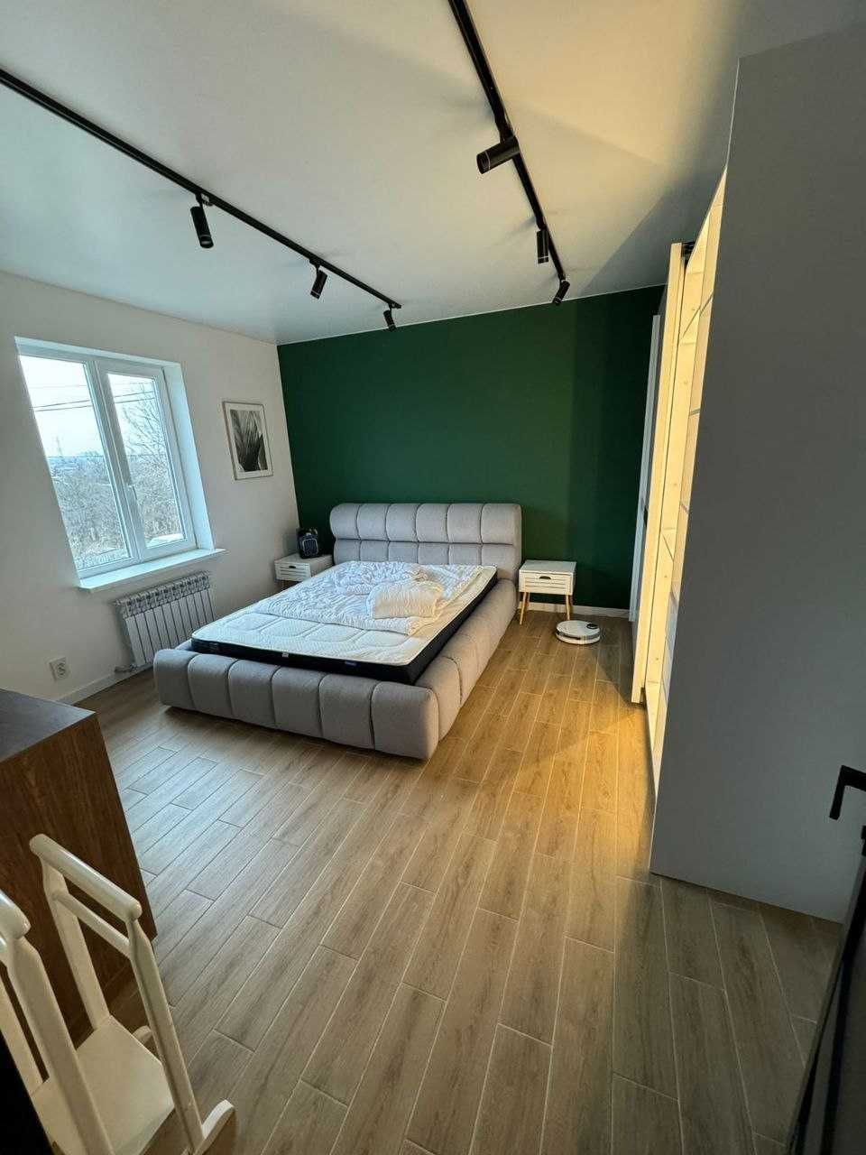 Продам 2х эт дом , м Киевская , ул.Челюскинцев ,140м2 (код 5066)