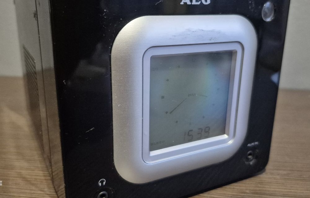 Radio budzik AEG SRC4325 Sprawny