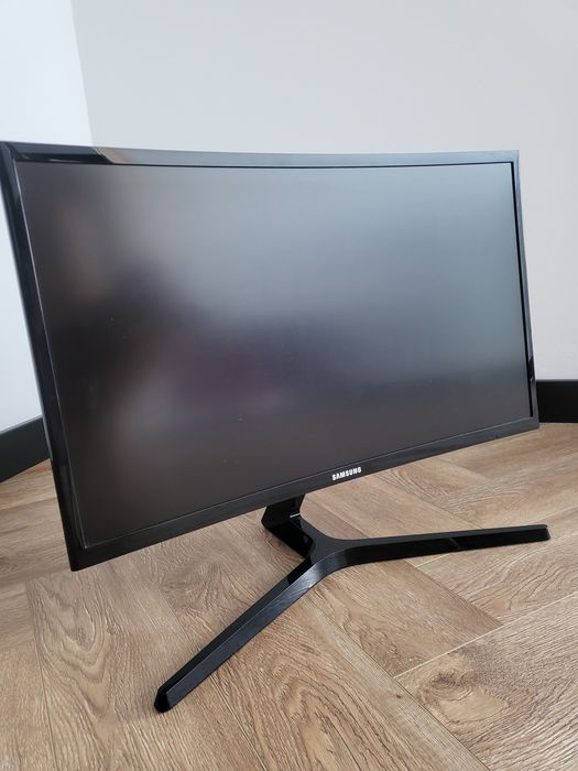 Monitor zakarzywiony Samsung 24 cali